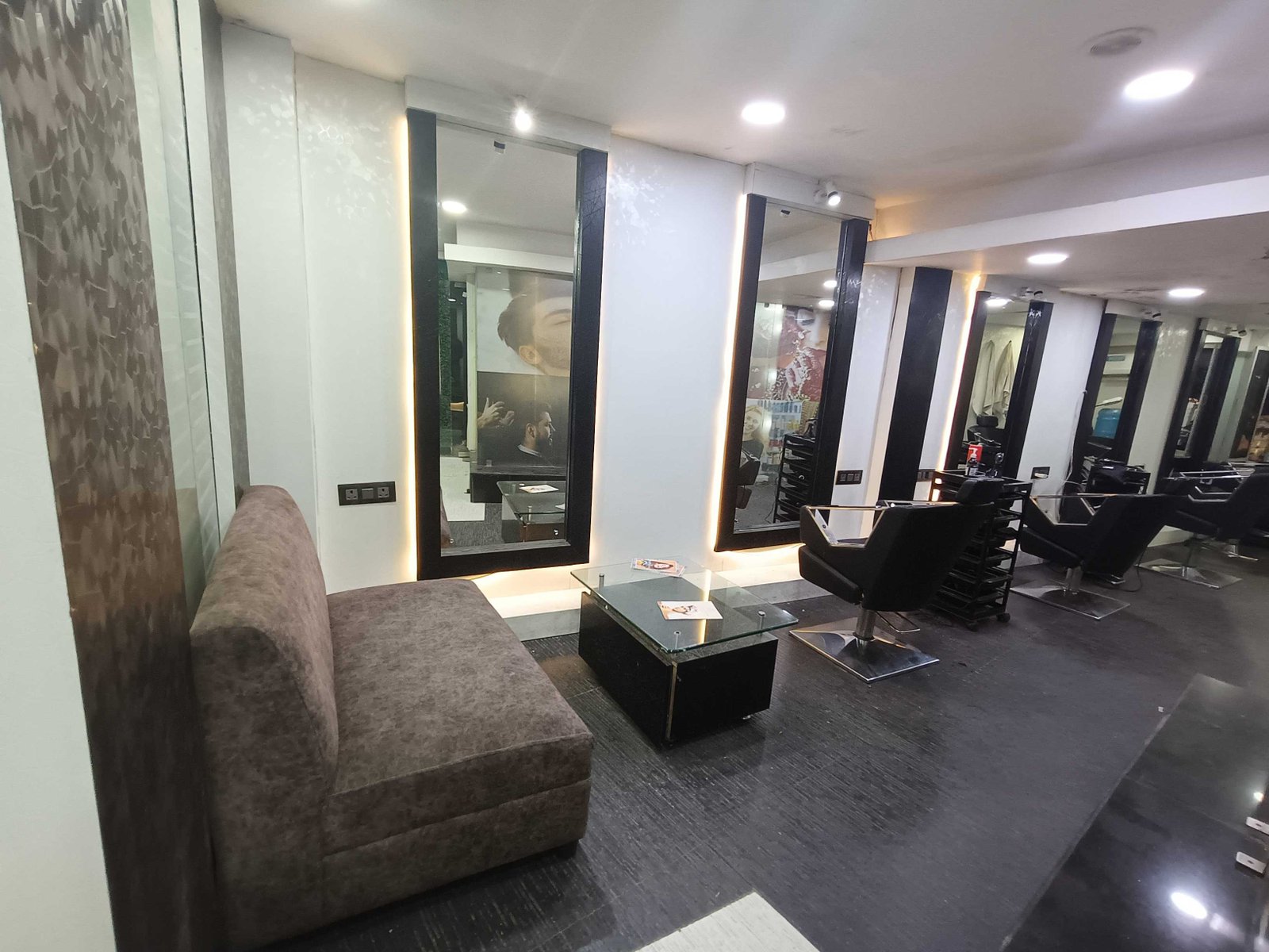 Scissors N Razors - beauty salon in Ranchi